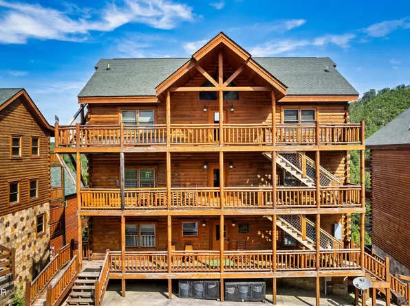 1242 Bird Nest Way, Sevierville, TN 37862
