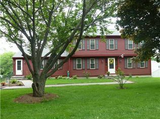 3 Hayfield Ln, Cumberland, RI 02864