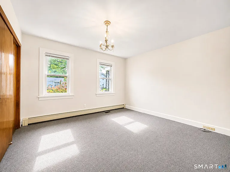 291 Strawberry Hill Ave — Photo 11