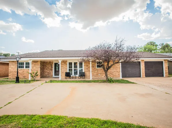 2006 Tech Dr, Levelland, TX 79336