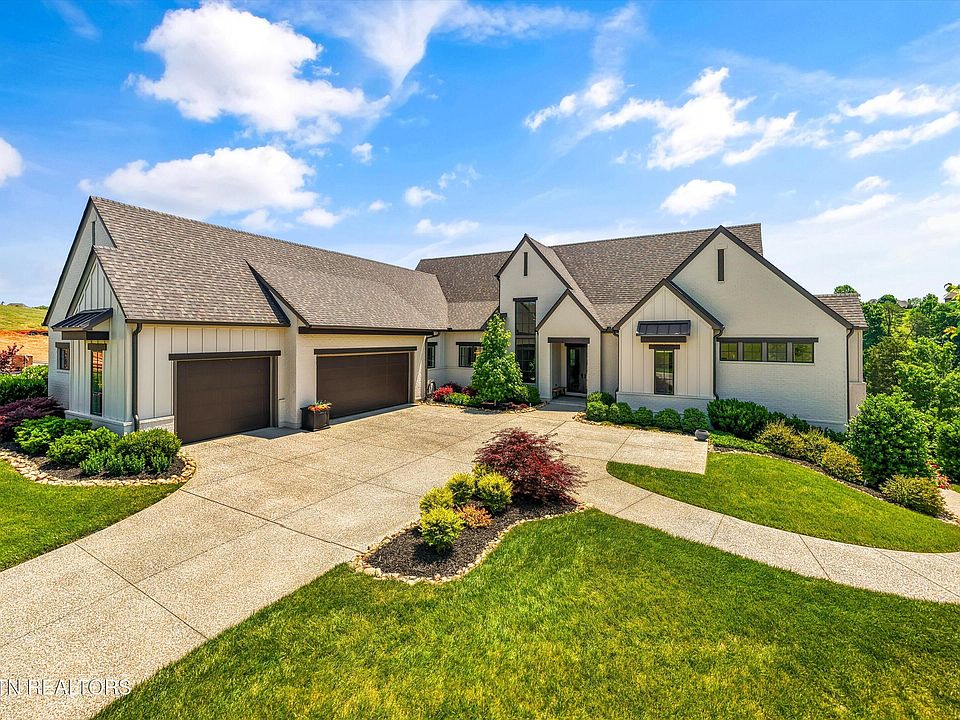 1st image of 317 Admiral Ct