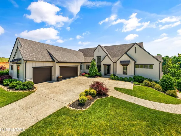 317 Admiral Ct, Lenoir City, TN 37772