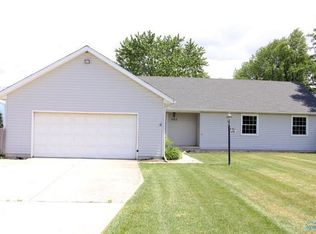 555 S Stadium Rd, Oregon, OH 43616