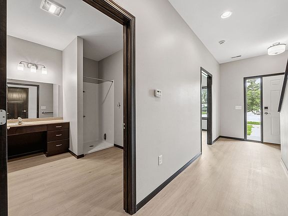 4th image of 606 2nd Ave SW #101