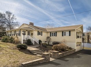 17 Saltaire Dr, Old Saybrook, CT 06475