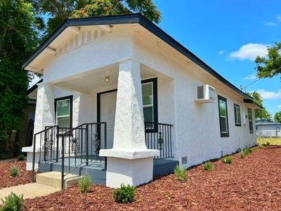 2197 E Church St, Stockton, CA, 95205
