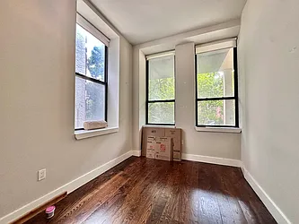 489 Washington Avenue, #1F