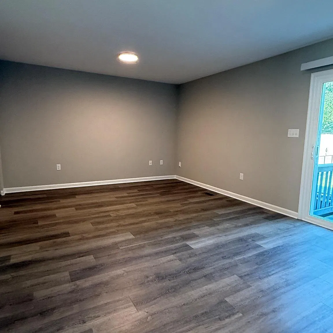 2 bed, 1.5 bath, 1040 sqft, $1,575 — Photo 4