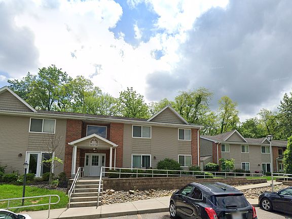 3rd image of 808 Treewood Dr #808