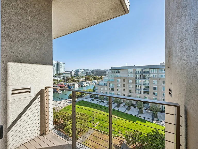 255 Berry St #701 — Photo 4