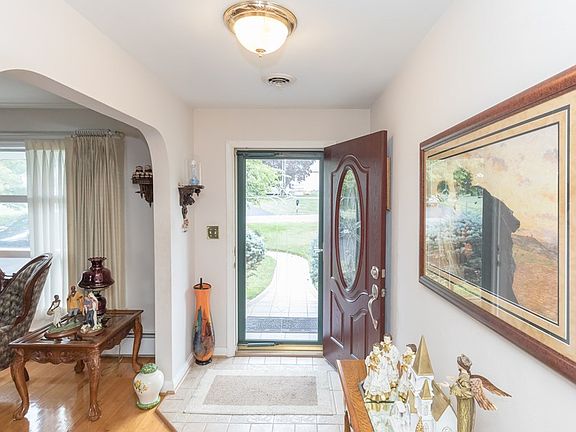 5th image of 225 Dogwood Dr