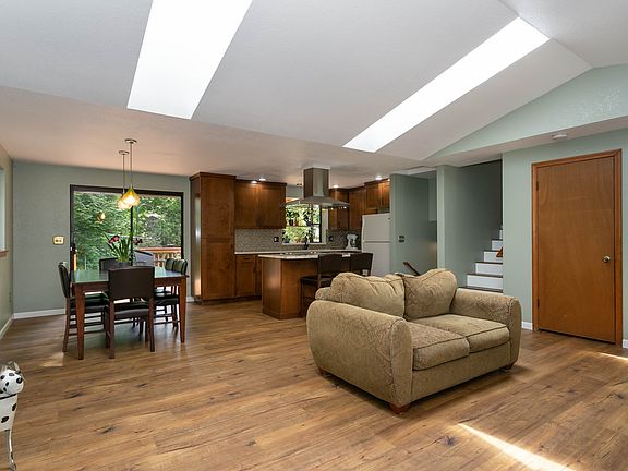 Newly remodeled open layout