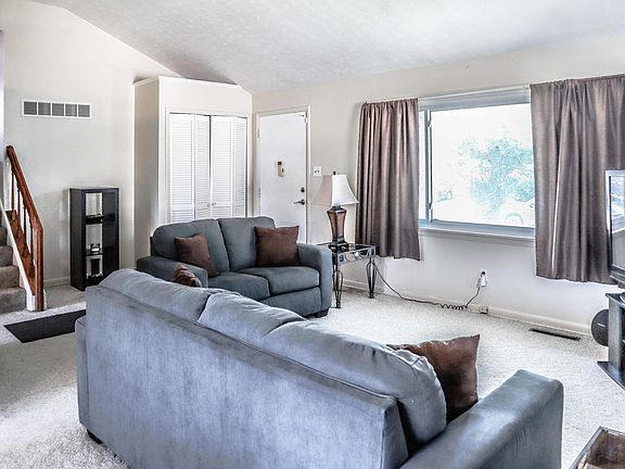 3rd image of 4914 Folger Dr