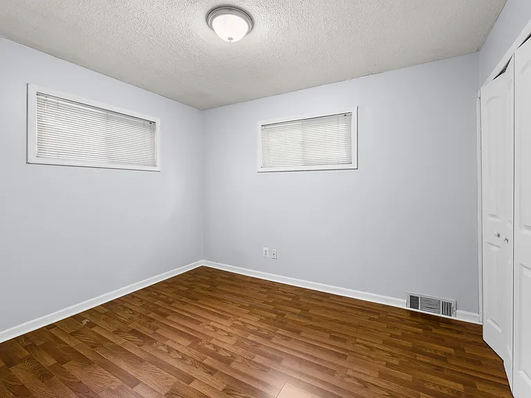 140 Hubbard St — Photo 15