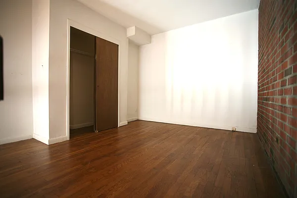 Rented by Avenues Real Estate | media 9