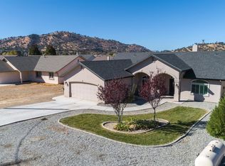 18261 Ghost Town St, Tehachapi, CA 93561