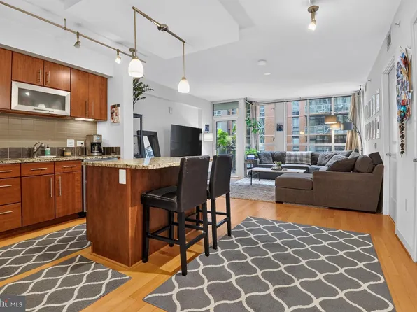 1025 1st St SE APT 701, Washington, DC 20003