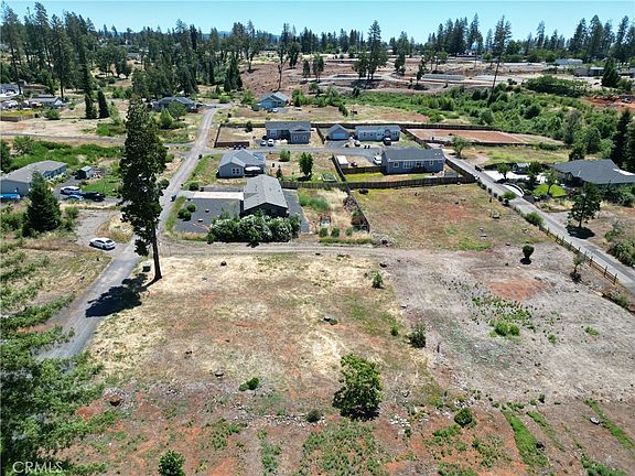 3rd image of 720 Edwards Ln