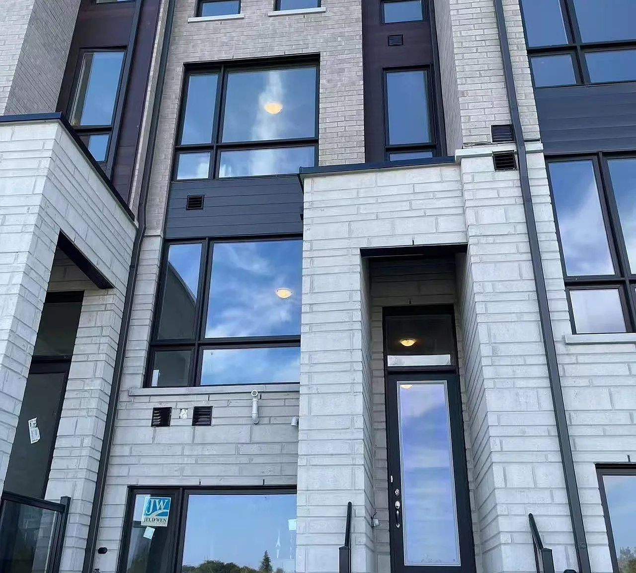 3 bed, $3,100 — Photo 1