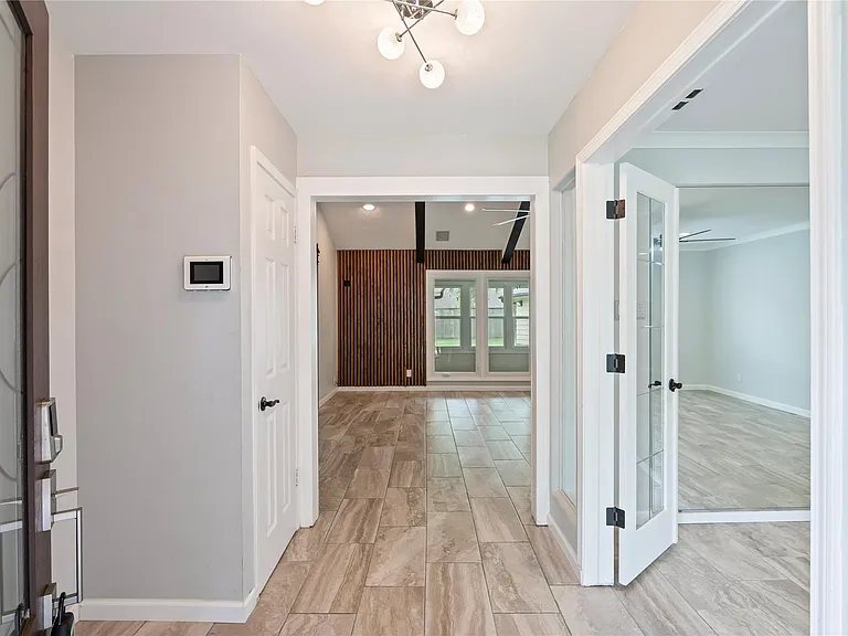 4034 Shady Springs Dr — Photo 5