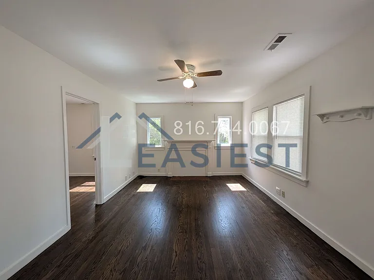 10912 E M 350 Hwy — Photo 4