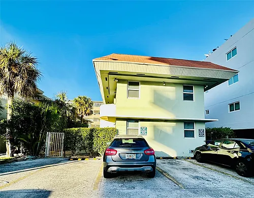 2021 Bay Dr #3 Photo 1