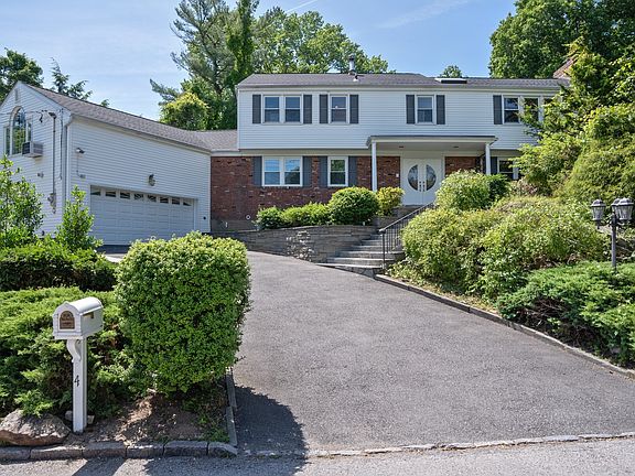 2nd image of 4 Romar Ave