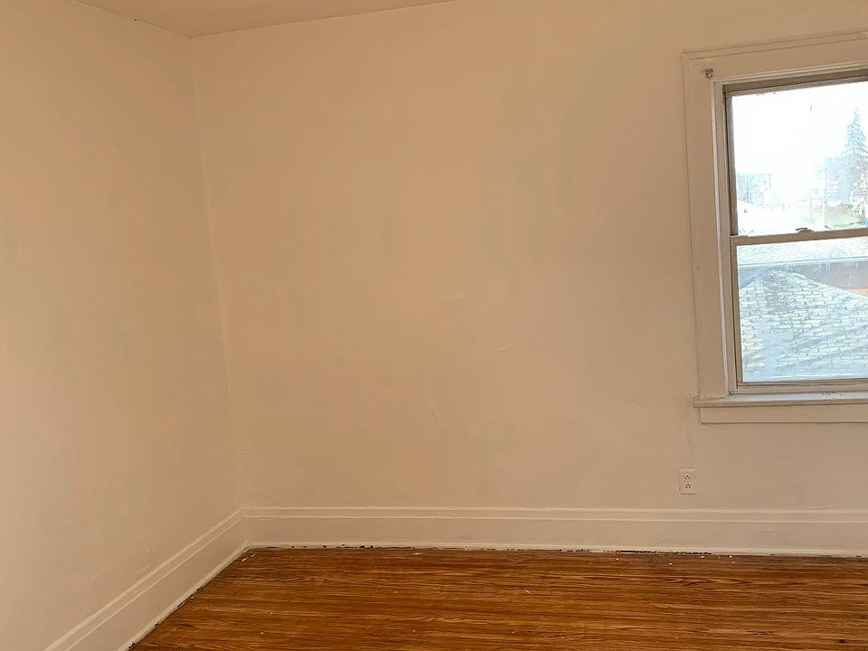 1st image of 674 Lasalle Ave