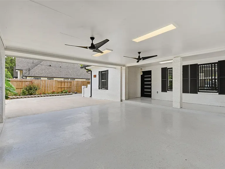 9403 Spaulding St — Photo 4