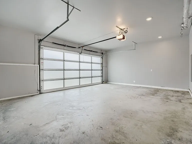 4736 25th Ave SW — Photo 19