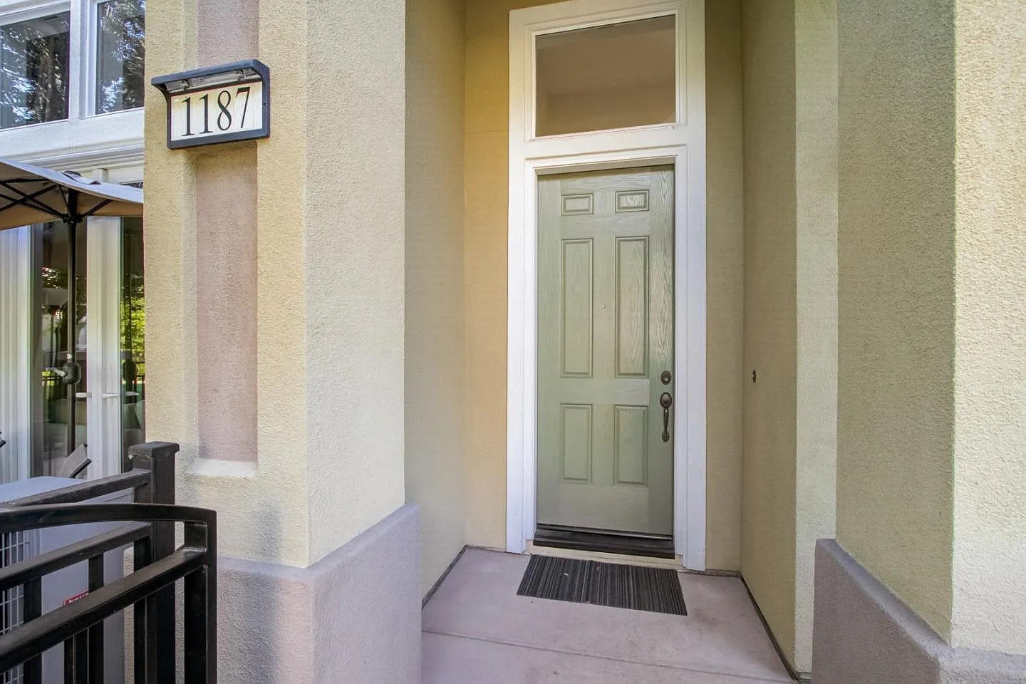 3 bed, 2.5 bath, 1459 sqft, $4,800 — Photo 2