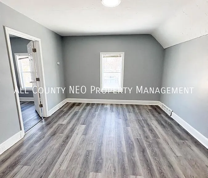 3320 W 56th St #UPPER — Photo 9