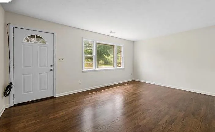 503 Stephenson Rd — Photo 4
