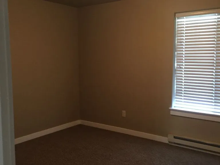 711-717 Mattson Ln — Photo 16