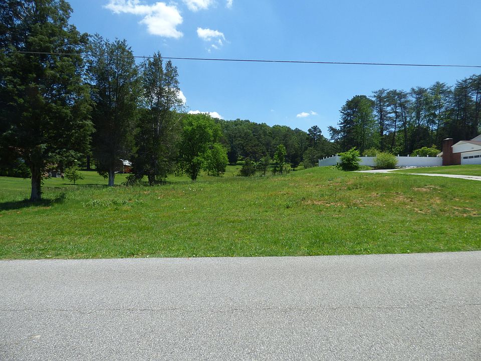 1st image of Lakeside Dr