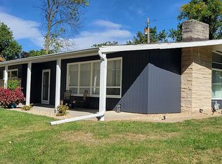 929 Ridgewood Dr, Quincy, IL 62301