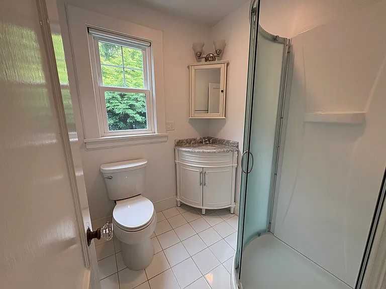 58 Benjamin St — Photo 12