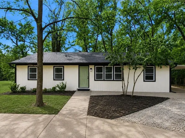 1724 S Trail Ridge Dr, Independence, MO 64050
