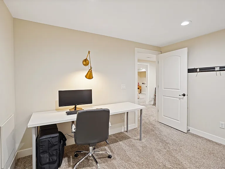 247 S 650 West Cir — Photo 9