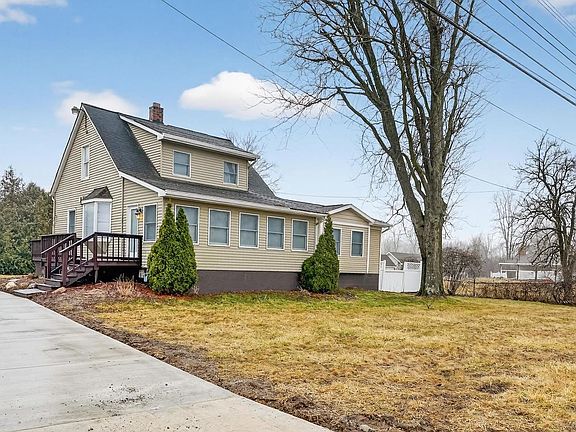 2nd image of 44003 Tyler Rd