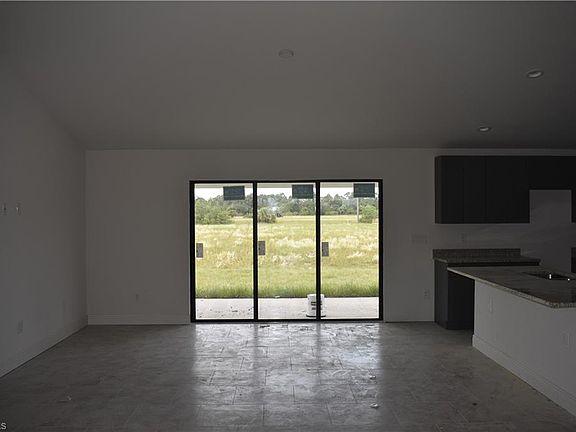 3rd image of 1717 Louis Ave