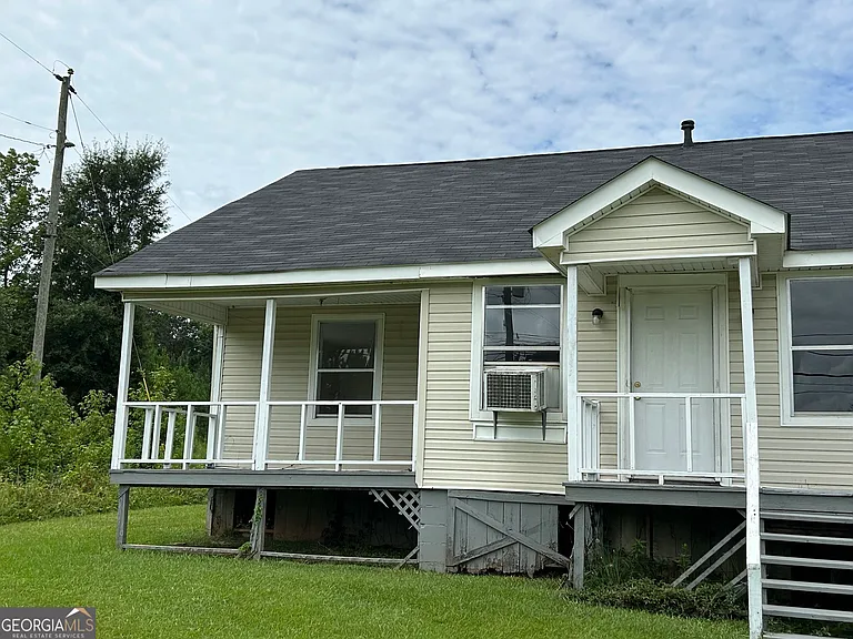2455 Pegasus Pkwy #B — Photo 2