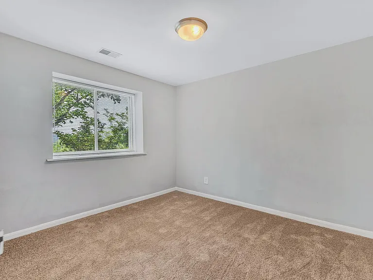 3600 Linwood Ave #203 — Photo 6
