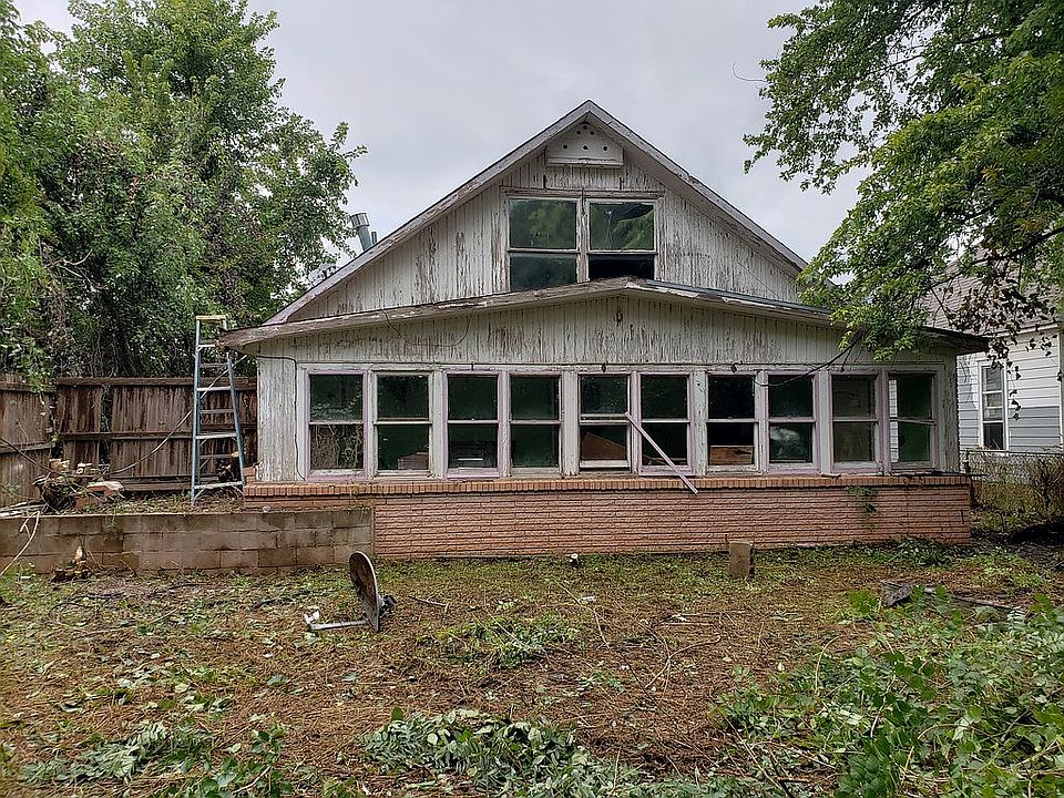 2nd image of 406 E Broadway St