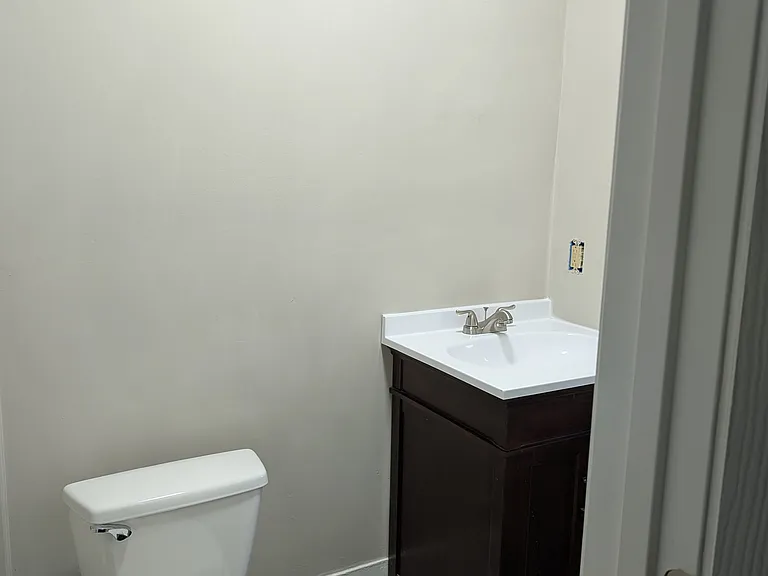 25 Montgomery St #A — Photo 7