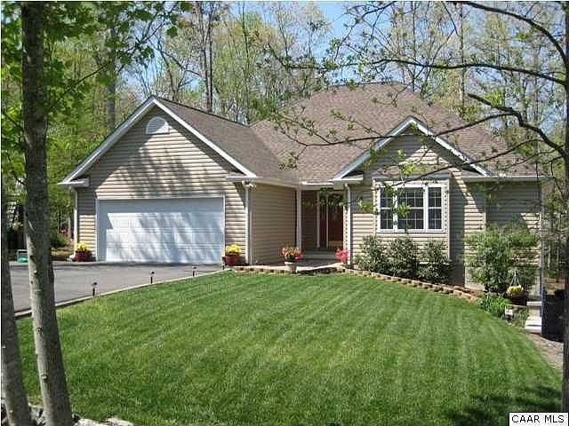 1st image of 34 Jefferson Dr