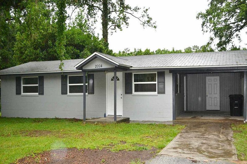1st image of 2004 Woodstock Ln
