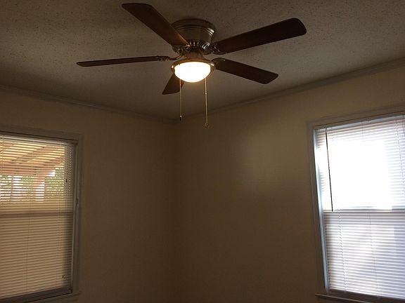 5th image of 2416 Greeley Ave