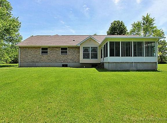 3rd image of 7 Sherwood Forest Dr
