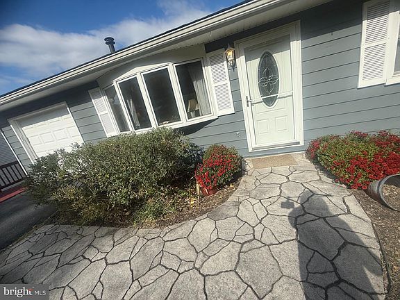 4th image of 6100 Hocker Dr